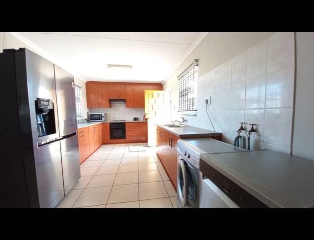 3 BEDROOM FREEHOLD TO LET IN MANDELA VIEW